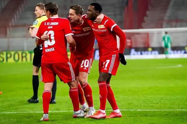 富保罗：詹姆斯去76人源于对篮球的纯粹热爱 除了致敬还能说什么